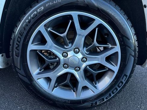 Used 2020 Jeep Grand Cherokee Overland image 10