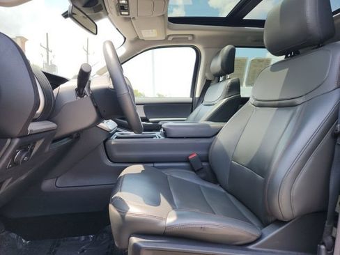 Used 2025 Ford Expedition Max Active AWD/4WD image 31