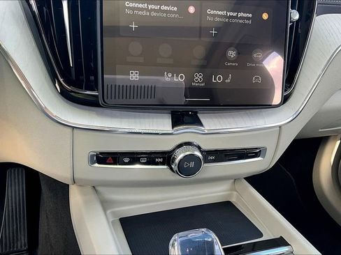 Used 2026 Volvo XC60 B5 Ultra w/ Protection Package Premier image 32