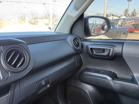Used 2016 Toyota Tacoma SR w/ SR Convenience Package image 23
