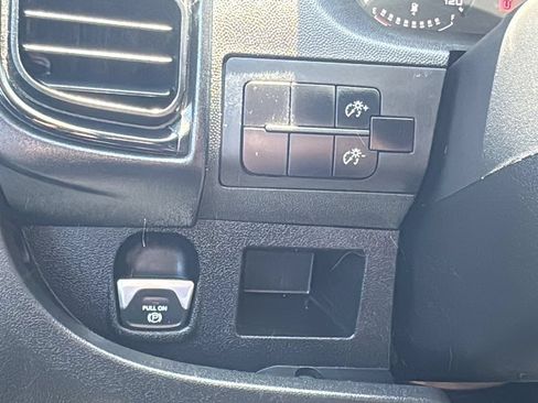 Used 2025 RAM ProMaster 2500 FWD image 26