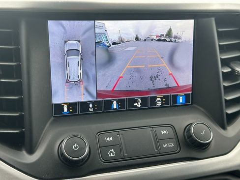 Used 2022 GMC Acadia SLT w/ Technology Package image 29