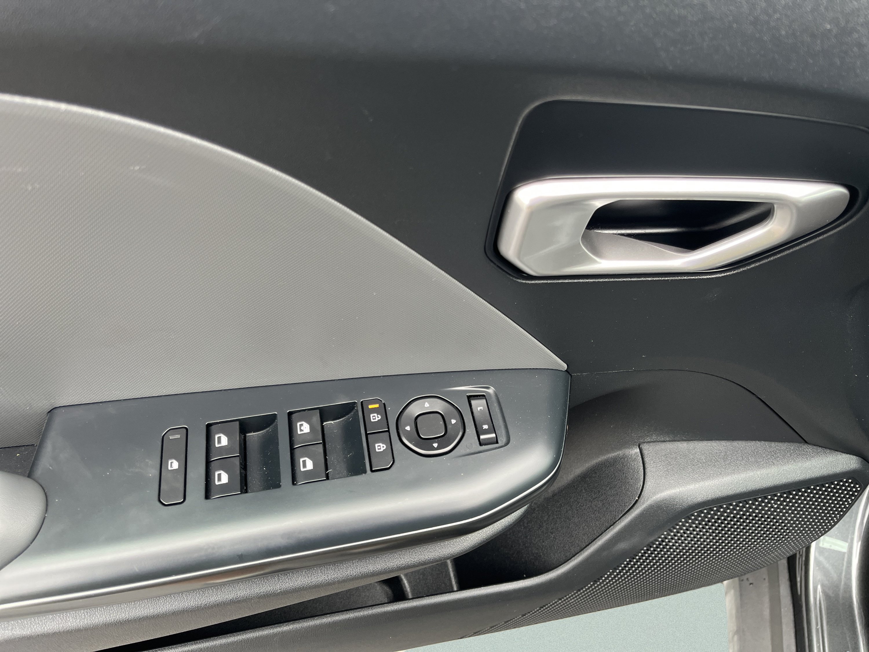 Used 2025 Kia K4 FWD image 16