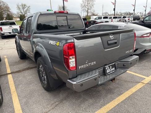 Used 2018 Nissan Frontier PRO-4X image 16