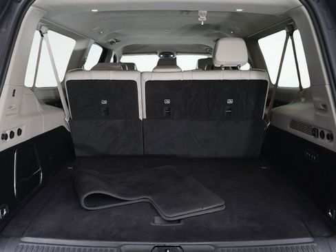 Used 2024 Jeep Wagoneer L Series II w/ Flexible Seating Group AWD/4WD image 11