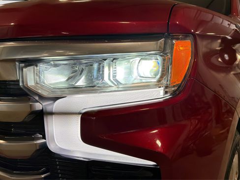 Used 2023 Chevrolet Silverado 1500 High Country w/ Technology Package AWD/4WD image 13
