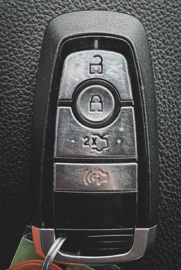 Used 2018 Ford Fusion SE w/ Equipment Group 601A FWD image 6