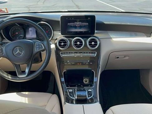 Used 2019 Mercedes-Benz GLC 300 4MATIC image 27