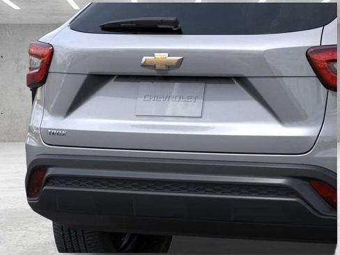 New 2026 Chevrolet Trax LS image 14