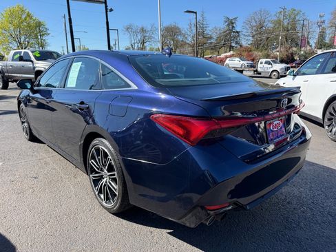 Used 2022 Toyota Avalon Touring w/ Advanced Safety Package image 4