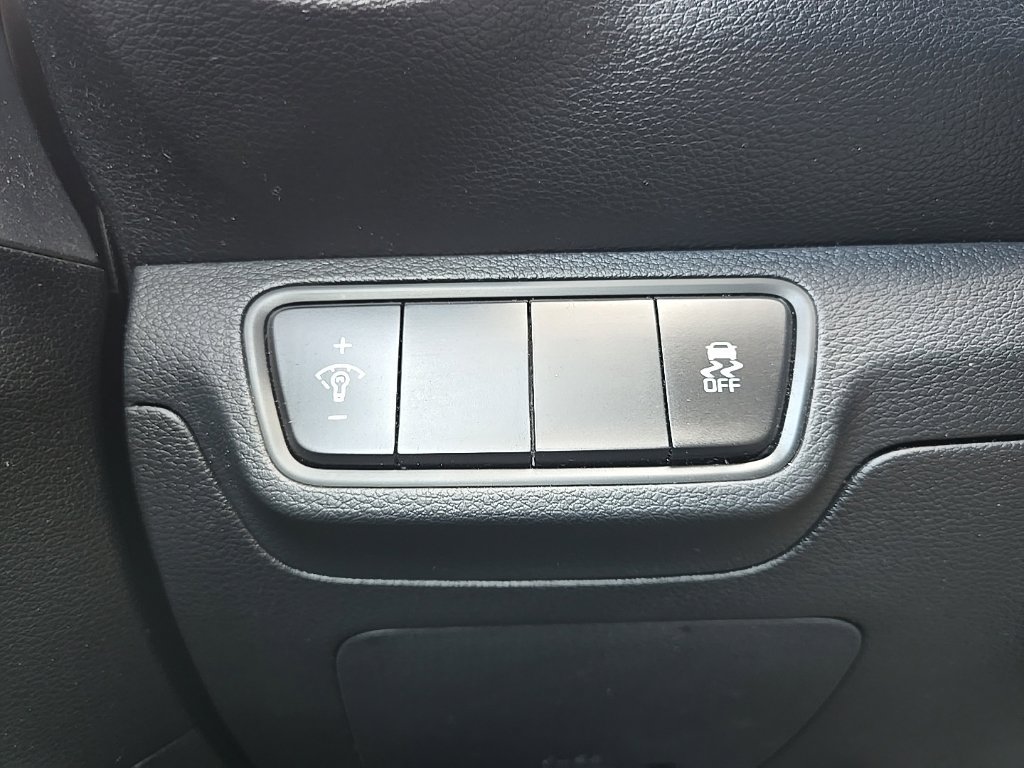 Used 2023 Kia Forte LXS FWD image 19