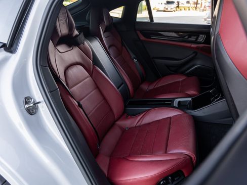 Used 2024 Porsche Panamera 4 image 41