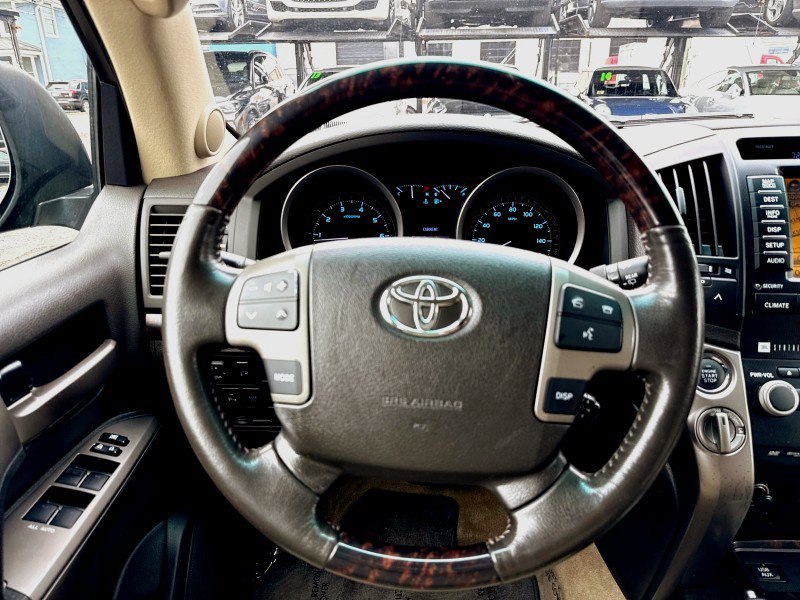 Used 2011 Toyota Land Cruiser AWD/4WD image 16