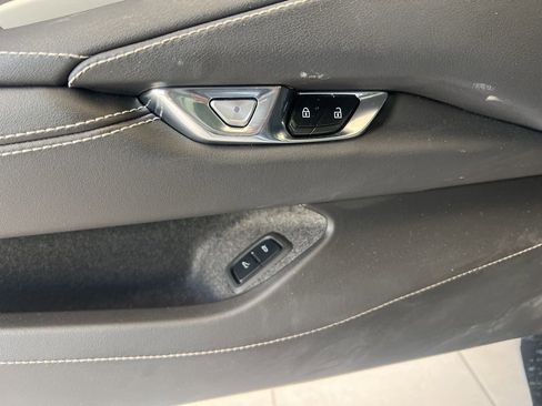 Used 2022 Chevrolet Corvette Stingray Coupe w/ Z51 Performance Package image 16