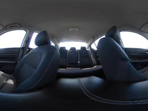 Used 2025 Nissan Altima 2.5 SV FWD image 43