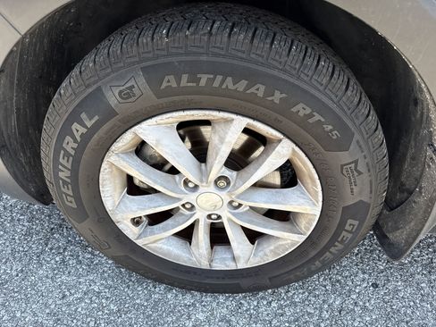 Used 2017 Kia Sorento LX image 36
