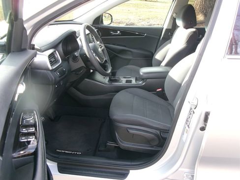 Used 2020 Kia Sorento L image 15