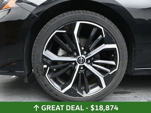 Used 2024 Nissan Altima 2.5 SR FWD image 19