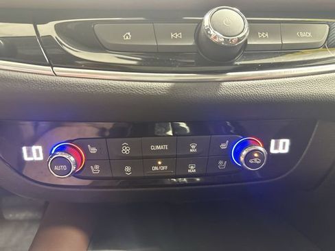 Used 2020 Buick Enclave Avenir w/ Avenir Technology Package FWD image 26
