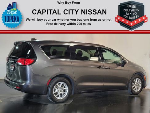 Used 2023 Chrysler Voyager LX FWD image 27