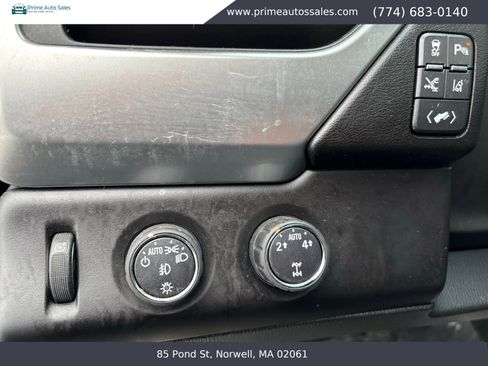 Used 2015 Chevrolet Suburban LTZ image 18