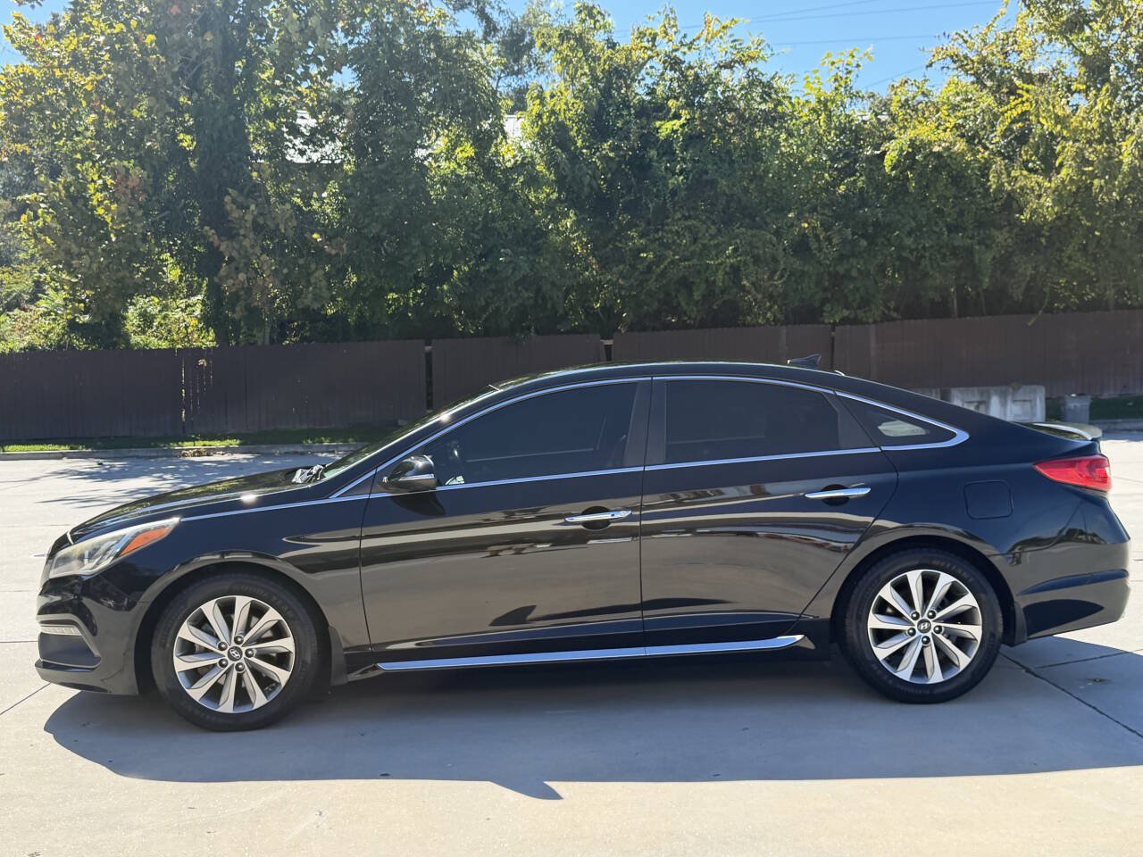 Used 2015 Hyundai Sonata Sport w/ Option Group 04 FWD image 25