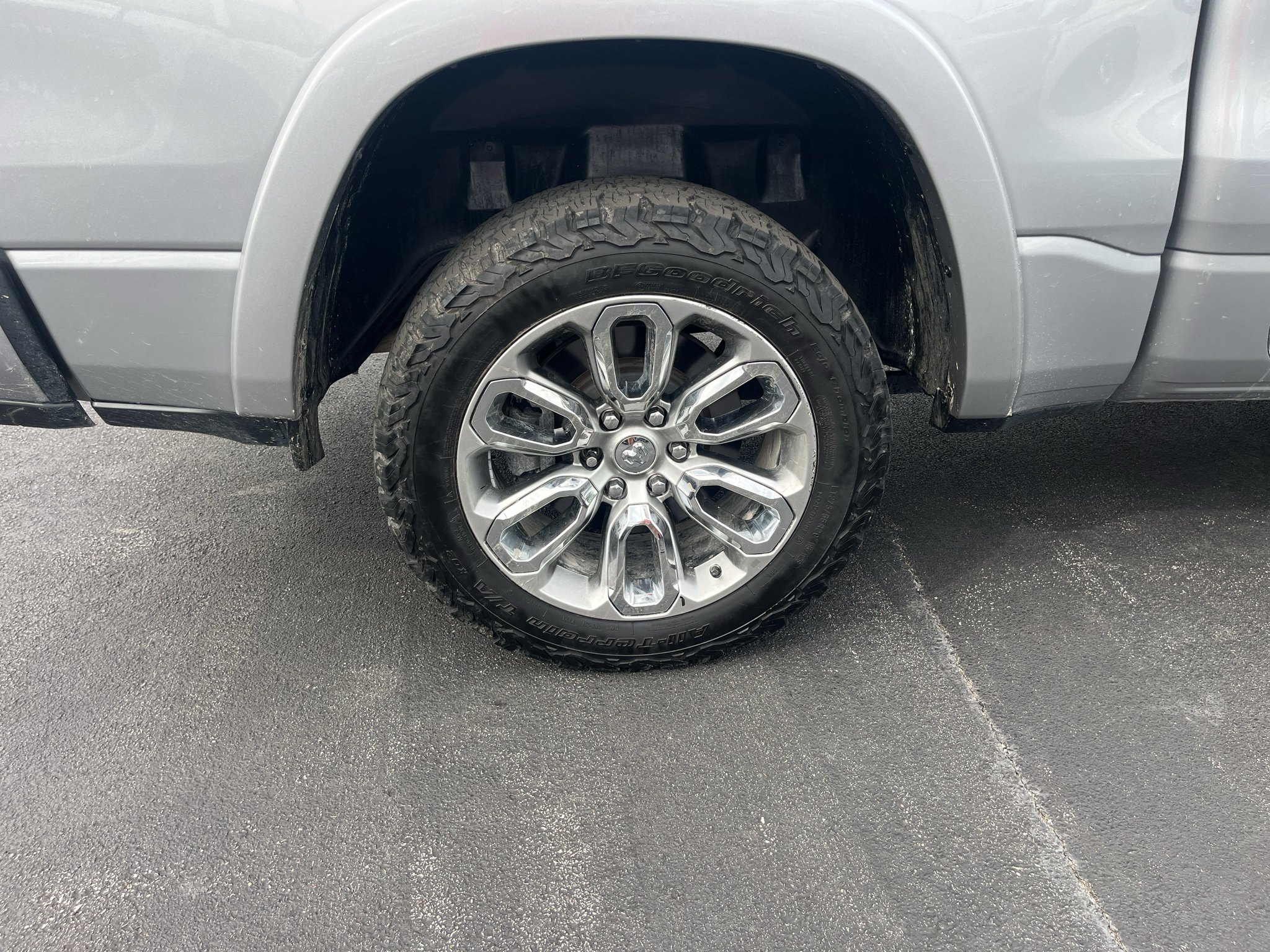 Used 2022 RAM 1500 Laramie w/ Sport Appearance Package AWD/4WD image 13