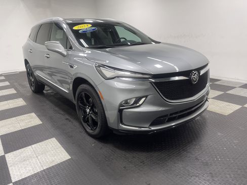 Used 2024 Buick Enclave Essence w/ Sport Touring Edition image 6