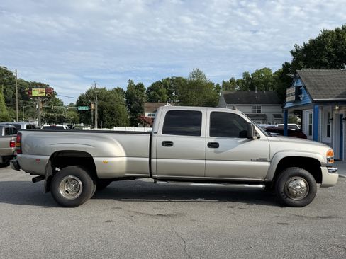 Used 2007 GMC Sierra 3500 SLT w/ Heavy-Duty Power Package AWD/4WD image 4