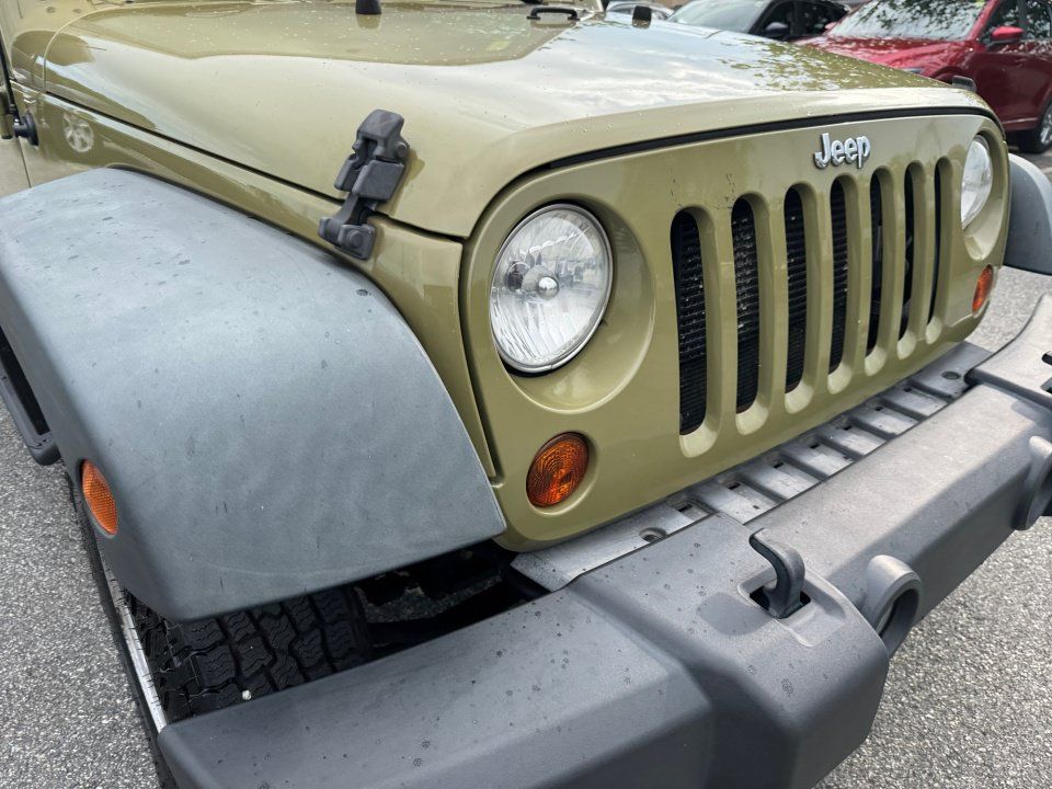 Used 2013 Jeep Wrangler Unlimited Sport w/ Connectivity Group AWD/4WD image 28