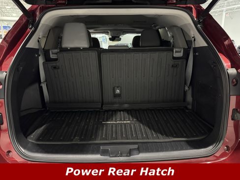 Used 2020 Toyota Highlander XLE image 13