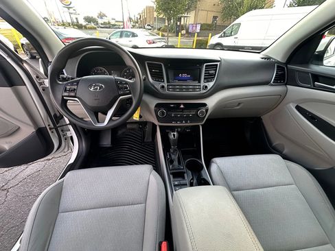 Used 2017 Hyundai Tucson SE image 16