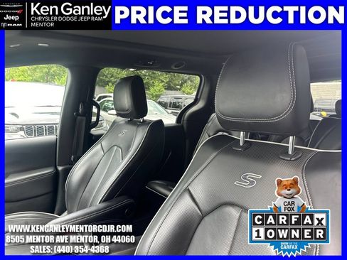 Used 2025 Chrysler Pacifica Limited FWD image 22