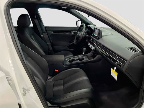 Used 2025 Honda Civic Sport image 28