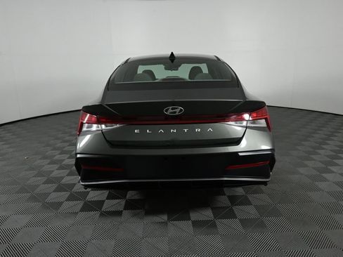 Used 2024 Hyundai Elantra SEL w/ Convenience Package FWD image 27