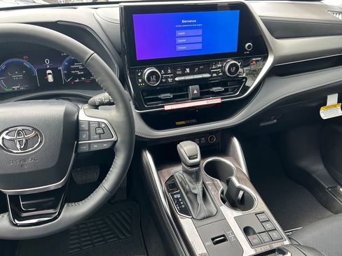 New 2026 Toyota Highlander Platinum AWD/4WD image 23