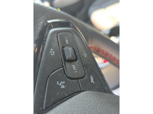 Used 2026 Chevrolet Trax RS FWD image 23