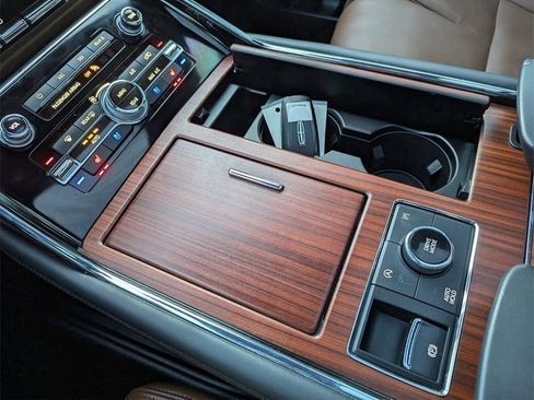 Used 2024 Lincoln Navigator L Reserve image 30