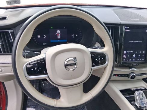 Used 2022 Volvo XC60 B5 Inscription w/ Advanced Package FWD image 13