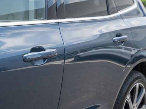 Used 2018 Volvo XC60 T8 Inscription w/ Advanced Package AWD/4WD image 16