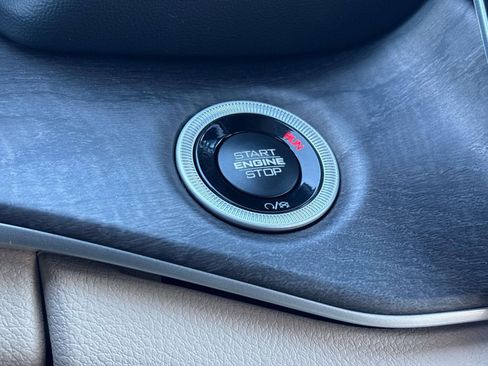 Certified 2025 Jeep Grand Cherokee L Limited image 30