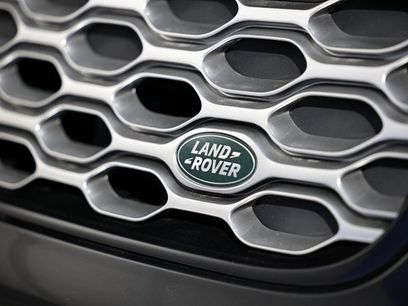 New 2025 Land Rover Discovery Metropolitan Edition
