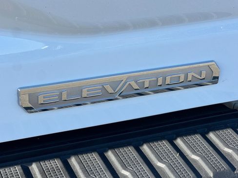 Used 2025 GMC Sierra 1500 Elevation image 51