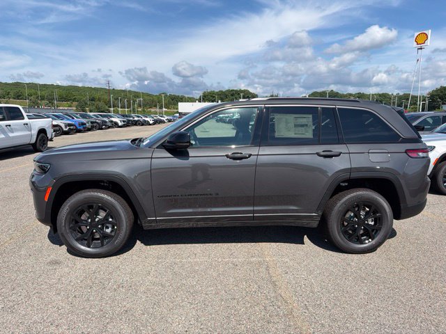 New 2026 Jeep Grand Cherokee Altitude AWD/4WD image 4