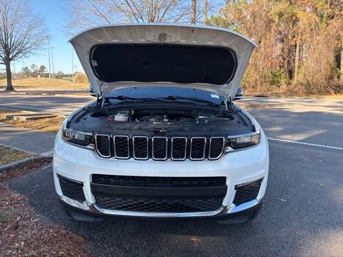 Used 2022 Jeep Grand Cherokee L Limited image 21