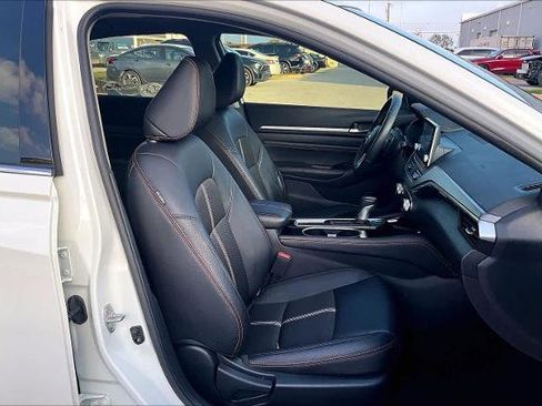 Certified 2023 Nissan Altima 2.5 SR image 8