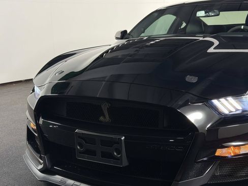 Used 2022 Ford Mustang Shelby GT500 w/ Technology Package RWD image 12