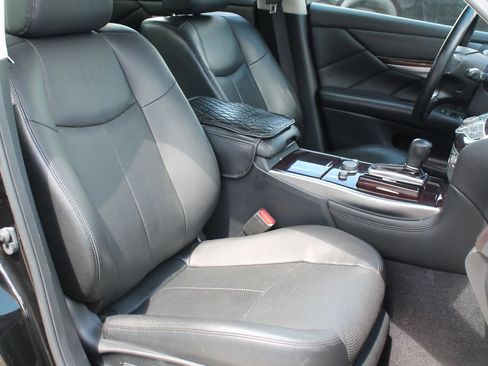 Used 2019 INFINITI Q70 Luxe w/ Proactive Package AWD/4WD image 23