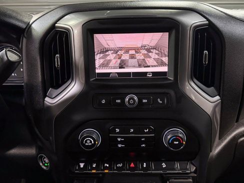 Used 2024 Chevrolet Silverado 2500 Custom w/ Custom Value Package image 27