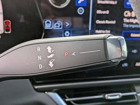 Used 2025 Chevrolet Equinox EV LT image 11